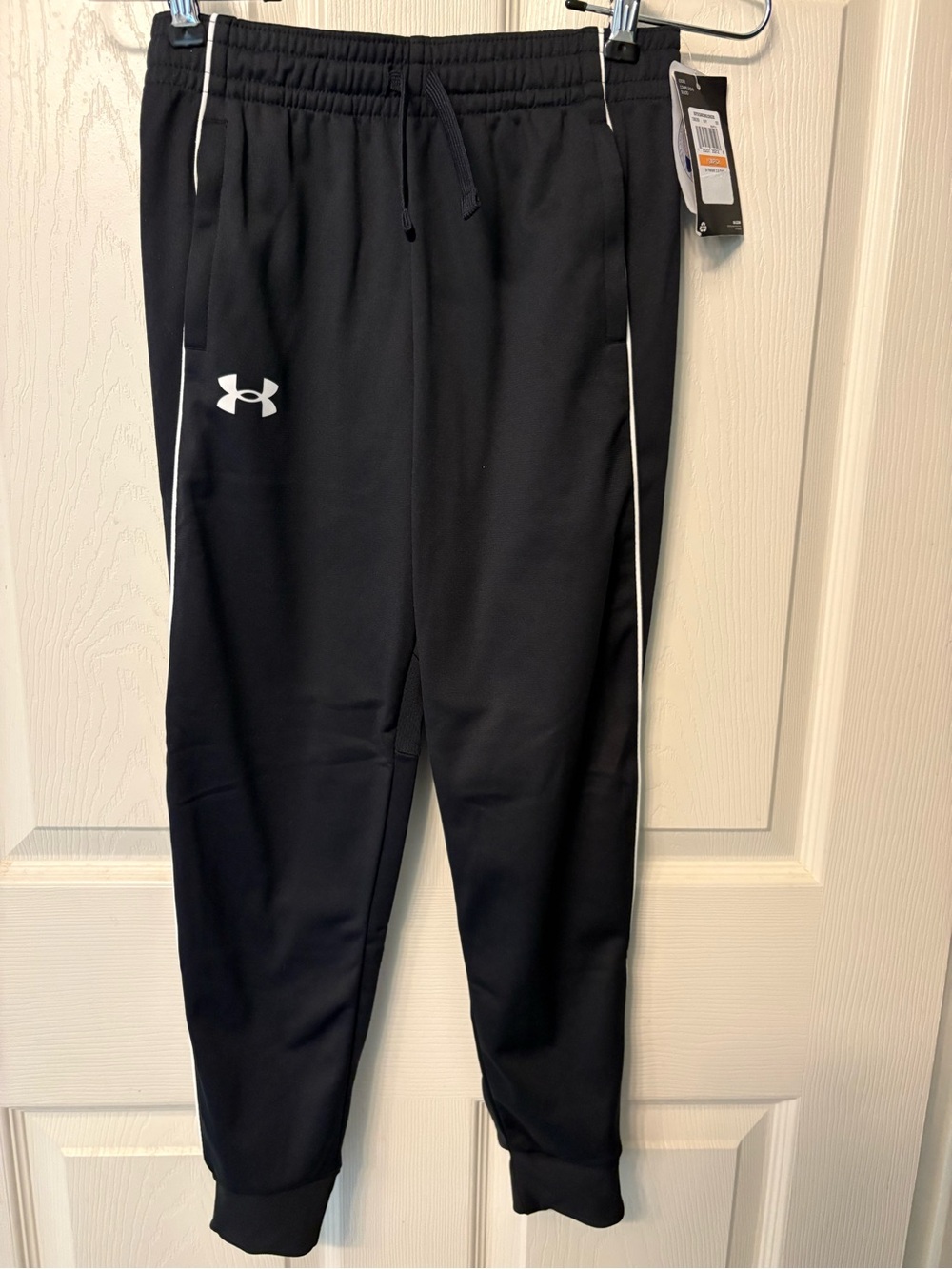 NWT Under Armour  (UA) Boys' Pennant 2.0 Tapered Pants Black Youth Size medium